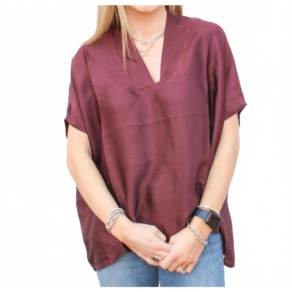 NEW SOFIA COLLECTIONS inez top in burgundy